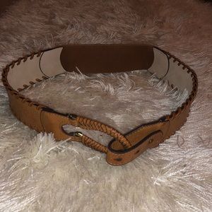 Stretchy leather belt